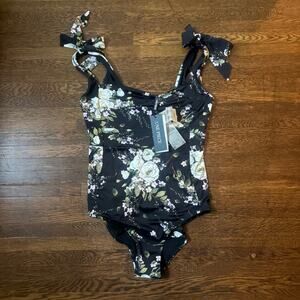 NWT Une Piece Classic Square Neck Swimsuit‎ in London Botanical Black